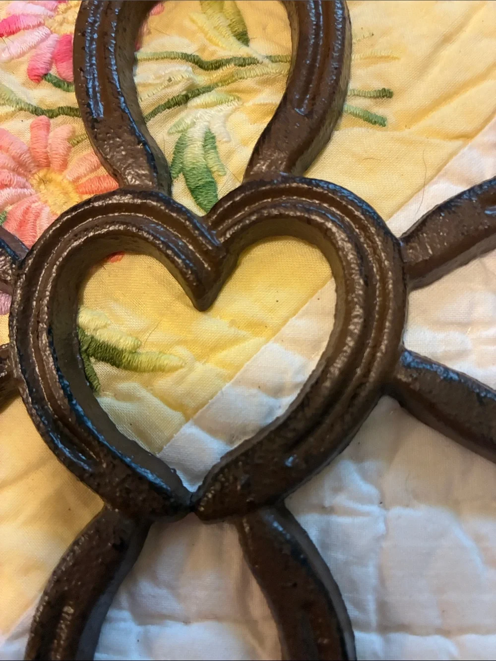 Rustic Heart & Horse Shoes Cast Iron Cross Wall Decor - Brown